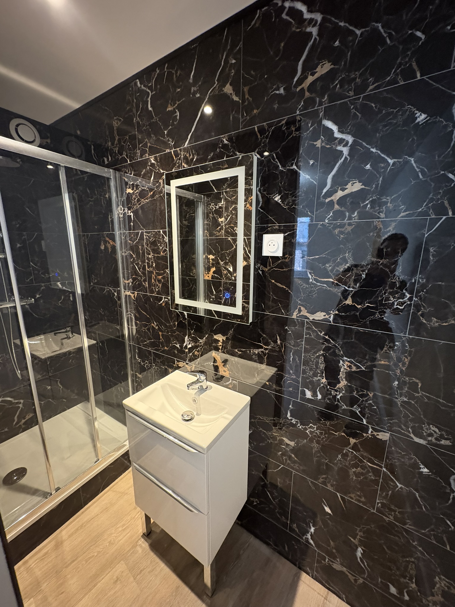 Salle de bain — Marbre Noir